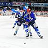 Philip Feist (rechts) und die Schwenninger Wild Wings können sich trotz eines starken Auftritts nicht belohnen und verlieren gegen ...