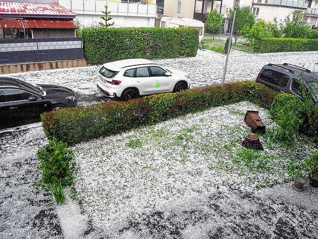 Bild 9: Hagelkörner groß wie Taubeneier! Bilder vom Unwetter am 1. Juni in Bad Säckingen - und den Schäden
