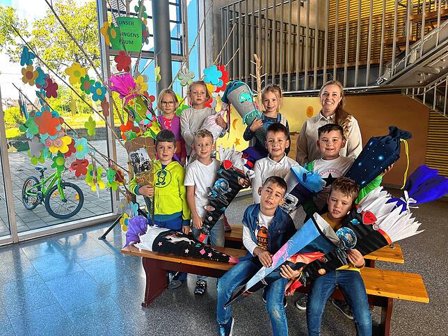 Salem-Neufrach, Hermann-Auer-Grundschule, Klasse 1a mit ihrer Klassenlehrerin Jana Sauermann.