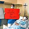 &bdquo;Pflege ist Liebe zu den Menschen&ldquo; steht auf diesem Plakat: Mit einem Film zum Tag der Pflege geben die Pflegenden aller ...