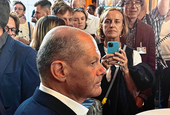 Bundeskanzler Olaf Scholz bei der Wahlparty der SPD für die Europawahl