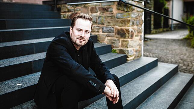 Moderator und Slammer Johannes Elster freut sich, dass es für Künstler nun endlich wieder auf die Bühne geht.
