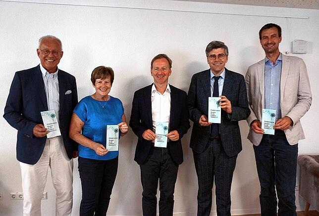 Engagement für das Hospiz (von links): Dietmar Wieland (Vorsitzender Förderverein Hospiz für den Landkreis Waldshut), Christa Bader ...