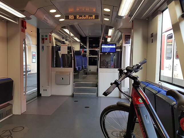 Gähnende Leere in der Bahn zwischen Friedrichshafen und Überlingen um 8.31 Uhr morgens. Eine echte Alternative also für Pendler.