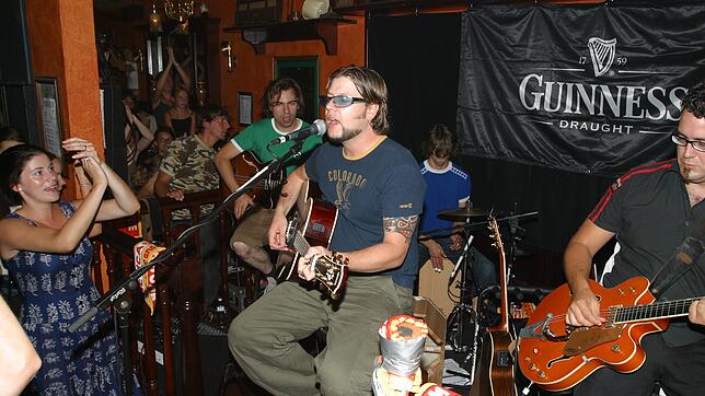 Da war Supergirl schon ein Hit und die Gruppe bundesweit berühmt: Reamonn bei einem Konzert im Jahr 2003 in Konstanz. Am Mikrofon ...