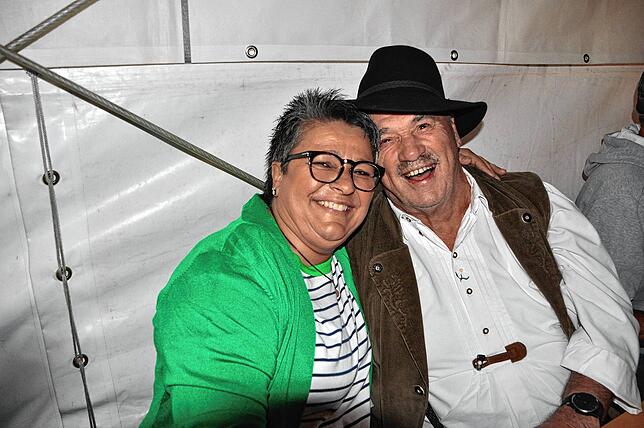 Bild 28: Vollgasstimmung war bei der Dirndl- und Lederhosenparty in Leimbach