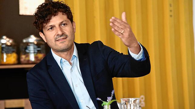 Auftakt in einen Wahlkampf voller Besonderheiten: Luigi Pantisano am 5. Juli, dem Tag, an dem eigentlich der Konstanzer OB gewählt ...