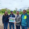 Matthias Jendryschik, Geschäftsführer der WIR GmbH (Zweiter von rechts), Alexander Meister und Henning von Schnakenburg vom Grünflächen- ...