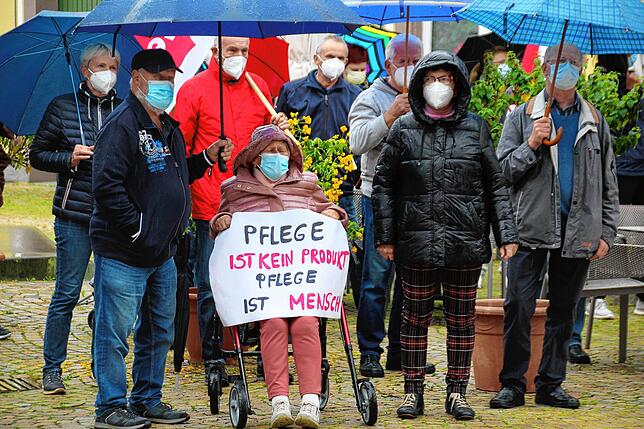 Eine deutliche Aussage zum Thema und die Redner auf dem Marktplatz machten klar, dass die Politik dafür sorgen muss, dass ...