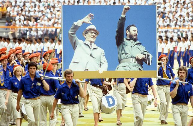 Bild 5: Fünf Legenden über die DDR. Was wirklich dahinter steckt