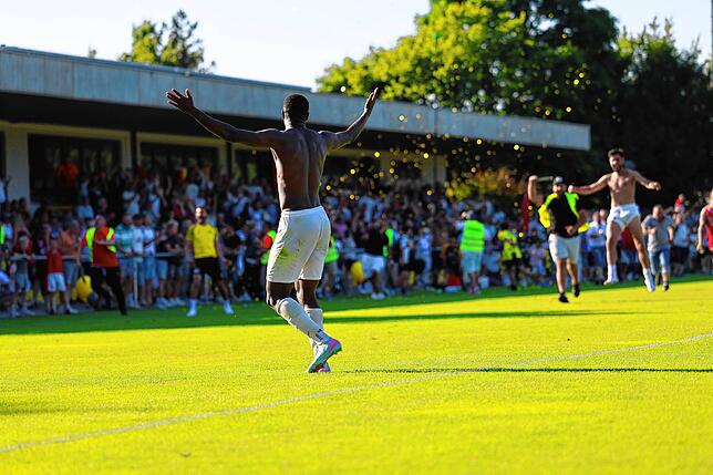 Bild 19: Türk. SV Singen feiert den Oberliga-Aufstieg! Wir waren mit der Kamera dabei.