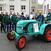 Nach 70 Jahren zurück nach Gutmadingen, um den Geburtstag ihres Traktors zu feiern: Die Familie Brennenstuhl aus Weil im Schönbuch ...