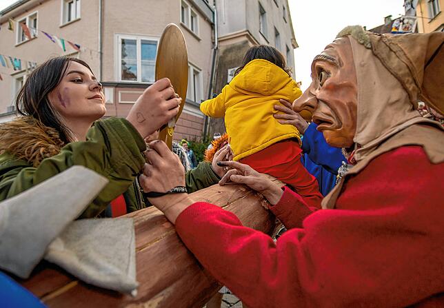 Bild 20: Bilder vom Schmotzigen Dunschdig in Meßkirch (Teil 2/3)