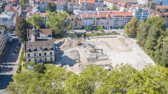 Bild : Chronologie eines Abrisses: Wir haben den Rückbau des Vincentius-Krankenhauses in Bildern und Videos begleitet