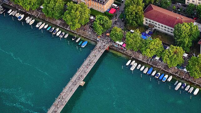 Beim grenzüberschreitenden 24-Stundenflohmarkt in Konstanz sind der 20-jährige Angeklagte und der 59-Jährige aneinander geraten.