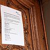Mit einem Aushang an der Tür des Waldshuter Rathauses informiert die Stadtverwaltung, dass alle Rathäuser und Servicestellen in der ...