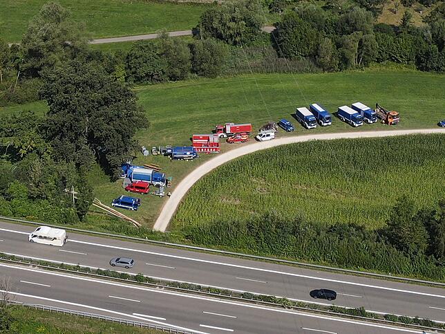 Bild 8: Alarm an der A98 bei Stockach: Biber, Millionen Liter Wasser und Blackout-Gefahr