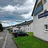 Am Freitag kam es in der Stemmerstraße in Büsingen zu einem Polizeieinsatz: Ein 48 Jahre alter Mann hat dort mehrere Menschen mit einer ...