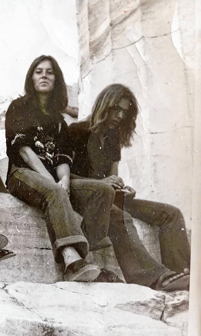 Die erste Reise der Frischverliebten im Jahre 1973: Monika und Joachim von Mirbach auf der Akropolis in Athen.