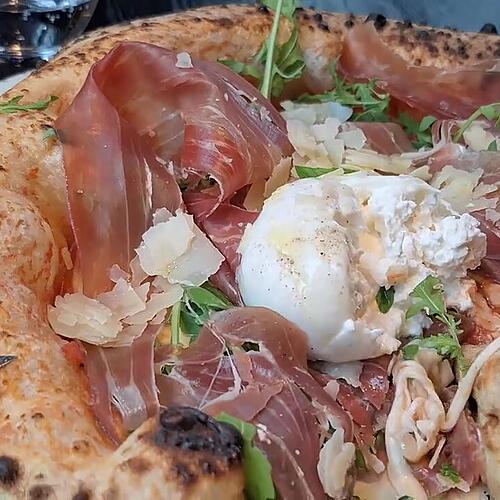 Wenn der Mozzarella Fäden zieht...