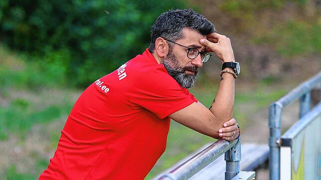 Gewissenskonflikt für Michele Masi: Als langjähriger Trainer des SV Jestetten könne er nicht zum FC Erzingen gehen, wenn dessen ...