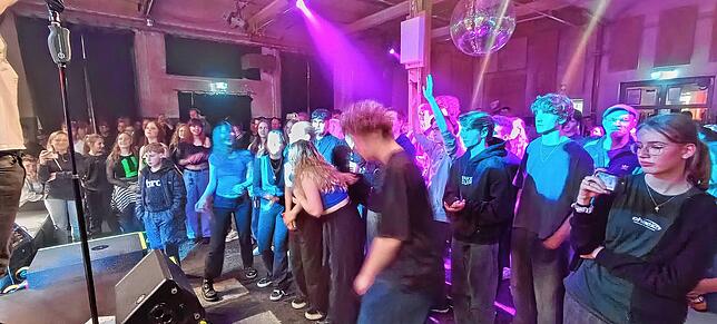 Bild 14: Viel zu hören gab es beim Schüler-Bandcontest in der Lauffenmühle