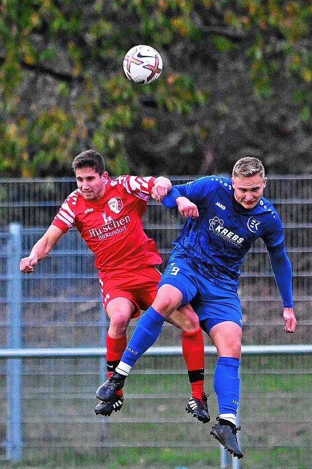 Bild 6: FC Schlüchttal unterliegt mit 1:2 beim TuS Efringen-Kirchen &ndash; und wir haben Bilder!