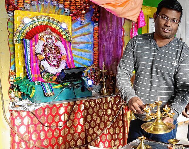 Der Glaube an eine Wiedergeburt und das Leben danach auszurichten, sei für ihn der wesentliche Bestandteil des Hinduismus, erklärt der ...