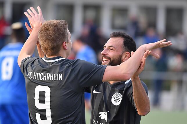 Bild 1: FC Hochrhein düpiert den TuS Efringen-Kirchen mit einem 3:1-Sieg im Rebland &ndash; und wir haben Bilder!