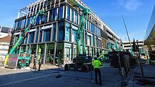 In vier Wochen soll auf dieser Baustelle das meiste erledigt sein, denn zum 10. Dezember wollen die Ankermieter und die meisten anderen ...