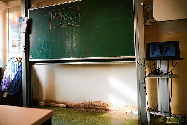 Maroder Klassenraum im Gynmasium Europasportpark.