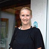 Sabrina Schwering lebt glücklich und zufrieden in Volkertshausen. Sie hat ihre Stellung im der Gemeinde gefunden und ist froh, hier ...
