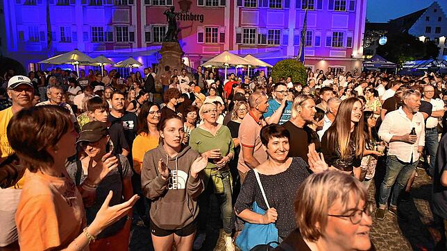 Beim Donauquellfest darf auch in diesem Jahr wieder bis nach Mitternacht gefeiert werden. Doch zu einem Heimweg im Dunkeln wie 2023 soll ...