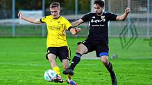 Die Denkinger um Yannick Reichle (links) sind gut in Form, der SV Mühlhausen (rechts, Sebastian Wendel) muss auf einige Spieler verzichten.