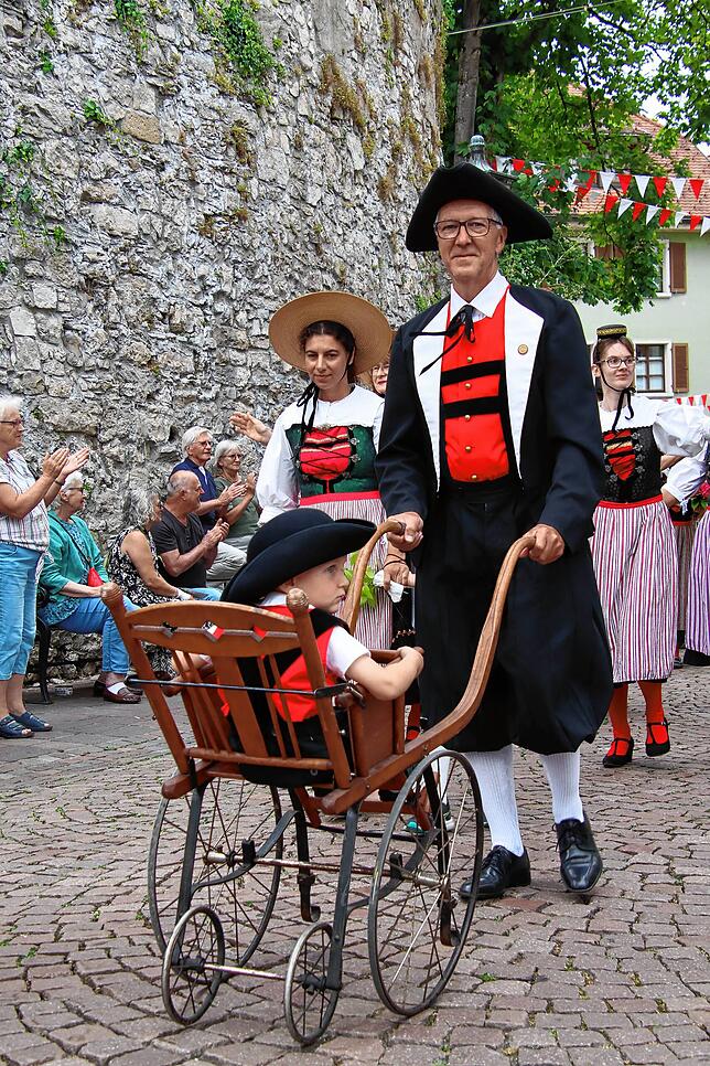 Bild 26: Buntes Brauchtum: Die schönsten Bilder vom Festumzug des Schwyzertags (1)
