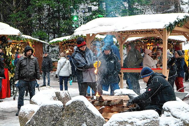 Bild 17: Besucheransturm auf dem Weihnachtsmarkt in der Ravennaschlucht