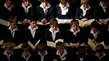 Himmlische Klänge und raue Töne: Bei Knabenchören geht es bisweilen hart zur Sache. Hier der Dresdner Kreuzchor bei einer Aufführung von ...