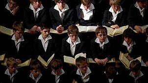 Himmlische Klänge und raue Töne: Bei Knabenchören geht es bisweilen hart zur Sache. Hier der Dresdner Kreuzchor bei einer Aufführung von ...