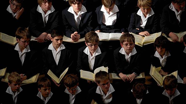 Himmlische Klänge und raue Töne: Bei Knabenchören geht es bisweilen hart zur Sache. Hier der Dresdner Kreuzchor bei einer Aufführung von ...