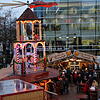 Am ersten Tag der &bdquo;Bodensee Weihnacht&ldquo; hat der Regen das winterliche Bild getrübt. Die Weihnachtspyramide von Schausteller ...