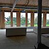 Aus einem dem neuen Mehrzweckraum im Erweiterungsbau der Grund- und Werkrealschule Gurtweil hat man einen Blick auf das Schulumfeld und ...
