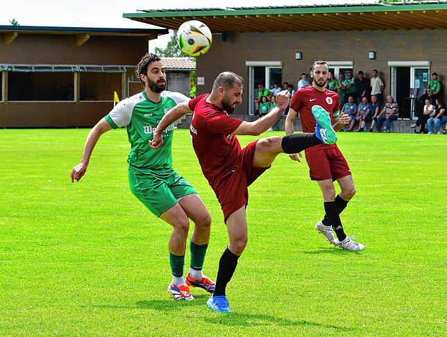 Bild 31: SV Waldhaus II gewinnt Kellerduell gegen DTFV Bad Säckingen mit 2:1 – und wir haben Fotos!