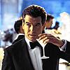 Im Strudel des Verbrechens &ndash; und des Zechens: James Bond (Hier Pierce Brosnan in &bdquo;Stirb an einem anderen Tag&ldquo;) trinkt ...