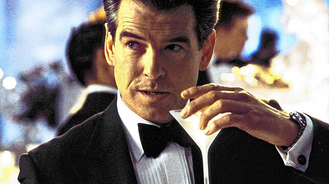 Im Strudel des Verbrechens &ndash; und des Zechens: James Bond (Hier Pierce Brosnan in &bdquo;Stirb an einem anderen Tag&ldquo;) trinkt ...