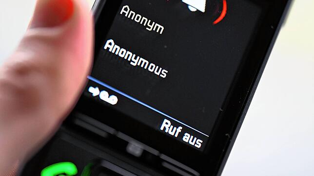 Die Polizei kann einen Erfolg gegen Telefonbetrüger vorweisen. Eine kriminelle Telefonnummer wurde abgeschaltet sowie ein Abholer ...