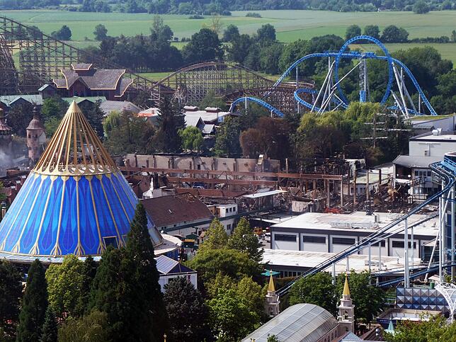 Bild 9: Nach dem verheerenden Brand: Bilder dokumentieren die Schäden im Europa-Park