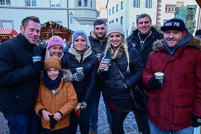 Extra zu einem Weihnachtsmarktbummel aus Dunningen und Lackendorf angereist ist diese Gruppe.