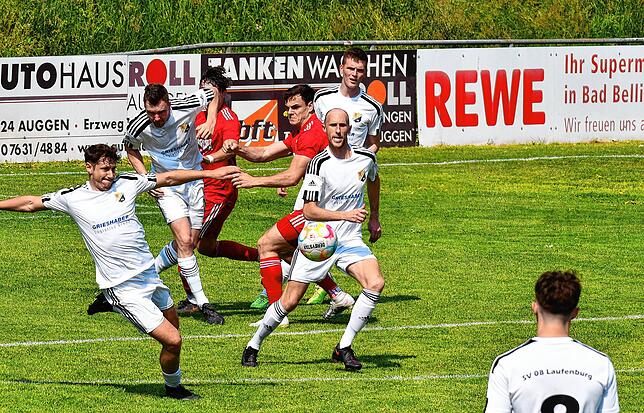 Bild 5: VfR Bad Bellingen besiegt SV 08 Laufenburg II &ndash; und wir haben Bilder!