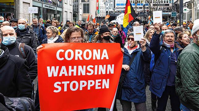 Wie vor etwa zwei Wochen in Stuttgart, sollte auch in Villingen am 9. Mai eine Demo von Kritikern der Corona-Maßnahmen und anderen ...