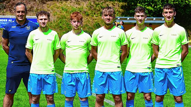 Junge Gesichter: Trainer Daniel Pietzke will den Nachwuchskräften Gianluca Delfino, Julian Weissenberger, Brooklyn Lehmann sowie Nick ...